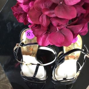 Size 8.5 Michael Kors Strappy Leather Sandals.